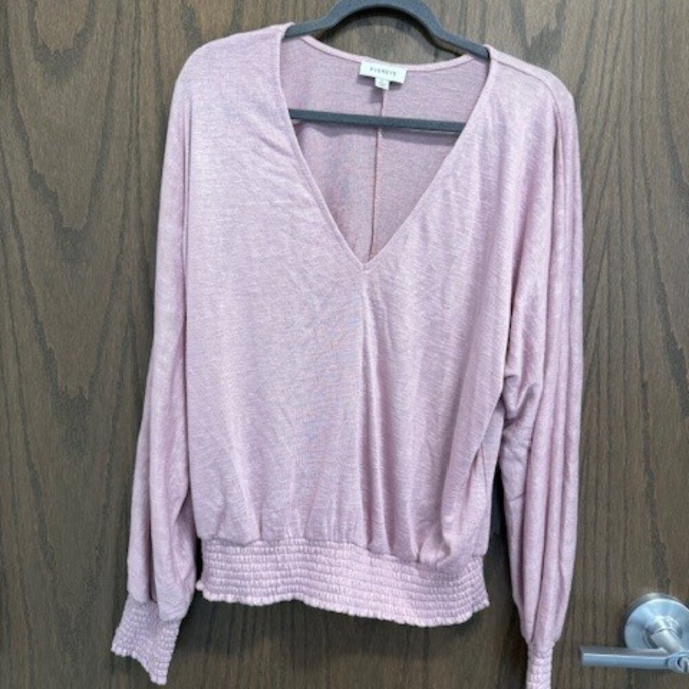 Evereve Lilac Vneck Sweater L Fine Knit Ruched Sleeves Waist